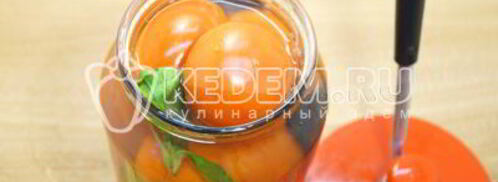 маринованные помидоры на зиму в банках с базиликом. Шаг 8