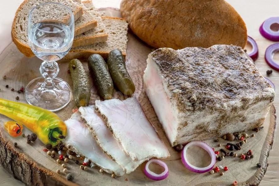 Рецепт сала на зиму в банках в рассоле