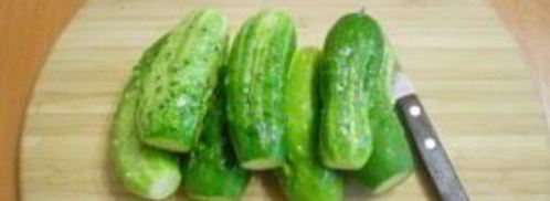 малосольные огурчики в кастрюле. Шаг 3