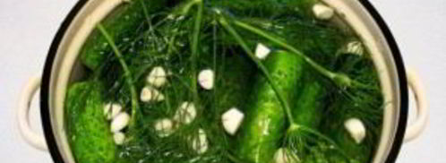 малосольные огурцы в кастрюле. Шаг 3