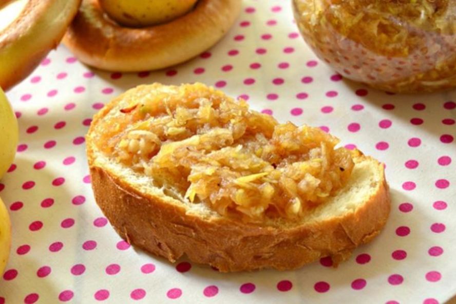 Рецепт быстрого яблочного варенья с корицея