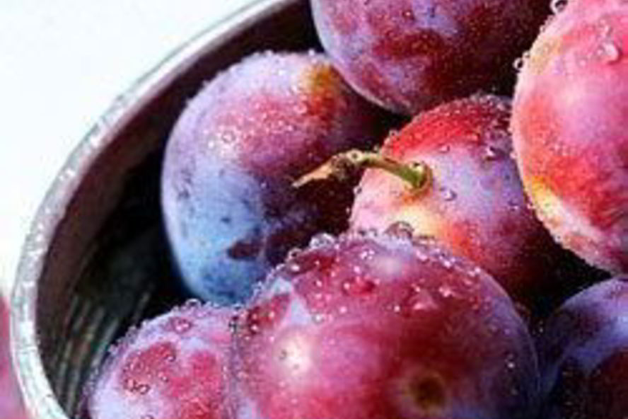 Рецепт сливового варенья с миндалем и корицей