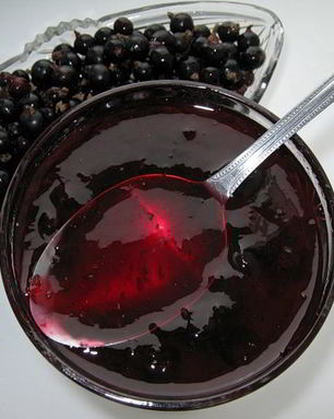 Сырое варенье из смородины