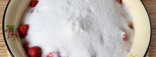 варенье из клубники с цельными ягодами на зиму. Шаг 5