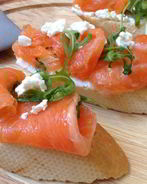 Брускетта с лососем