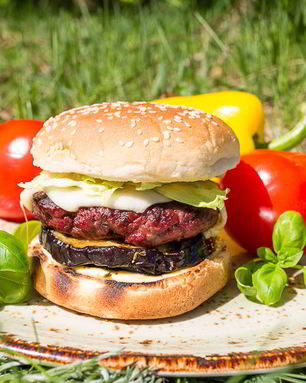 Бургер-гриль с сочным баклажаном