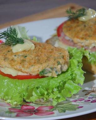 Бургеры с котлетками из семги и каперсов