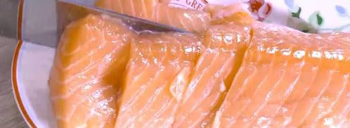 бургеры с котлетками из семги и каперсов. Шаг 2