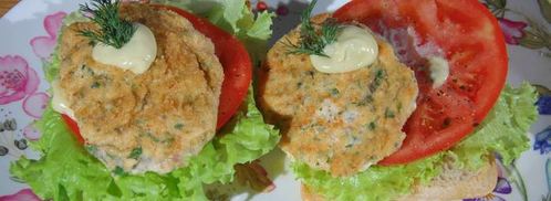 бургеры с котлетками из семги и каперсов. Шаг 10