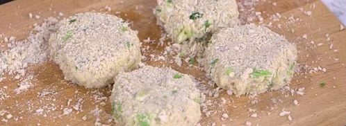 бургеры с креветками и зеленым луком. Шаг 3