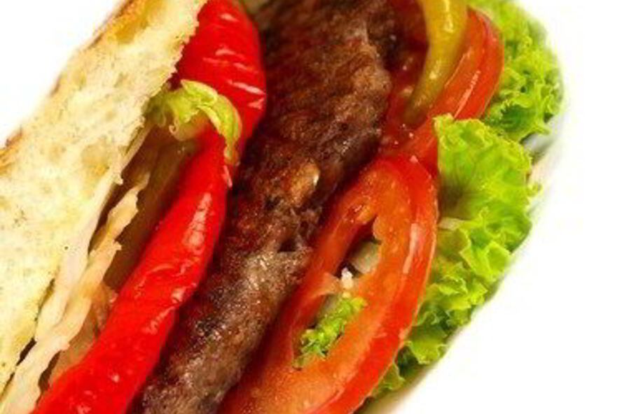 Рецепт маленьких бургеров в пите с салатом и овощами