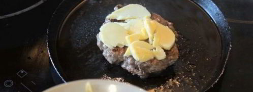 мексиканский бургер с манговой сальсой и козьим сыром. Шаг 3