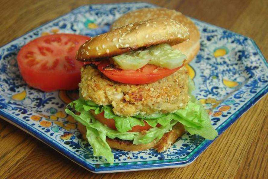 Рецепт овощные бургеры с чечевицей, грибами и курагой