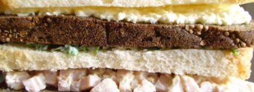 бутербродный тортик с окороком и яйцом. Шаг 9