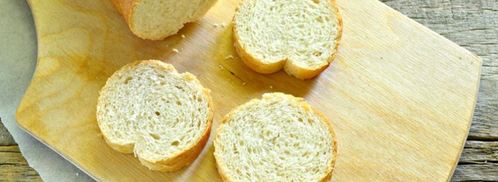 бутерброды с черной икрой и крабовыми палочками. Шаг 4