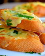 Бутерброды с чесноком и сыром