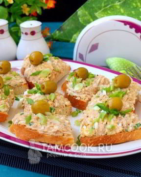 Бутерброды с консервированным тунцом