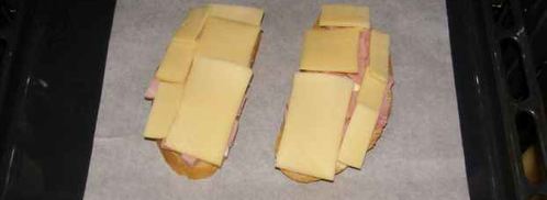 бутерброды с помидорами, ветчиной и сыром. Шаг 11