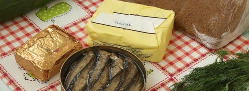 бутерброды со шпротами и сливочным маслом. Шаг 2