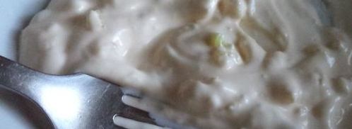 бутерброды со шпротами с черным хлебом и чесноком. Шаг 6