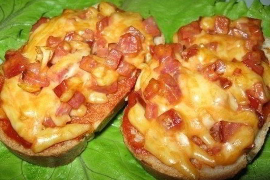 Рецепт быстрых горячих бутербродов с сосисками