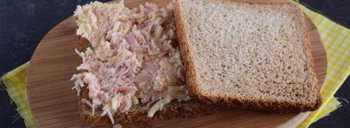 горячие бутерброды с колбасой и сыром в духовке. Шаг 7