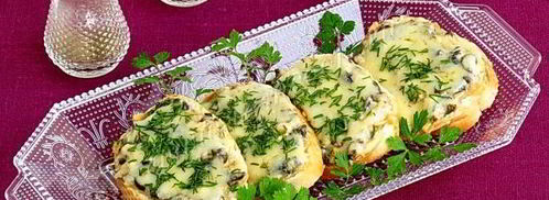 горячие бутерброды с консервированным лососем и маслинами. Шаг 13