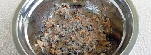 горячие бутерброды с консервированным лососем и маслинами. Шаг 4