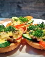 Горячие бутерброды с помидорами