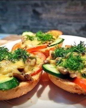 Горячие бутерброды с помидорами