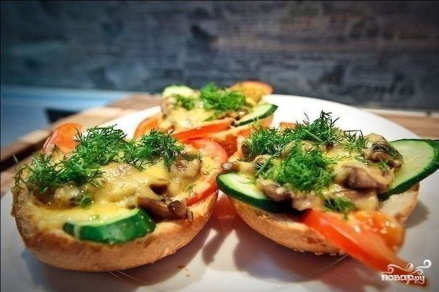 Рецепт горячих бутербродов с помидорами