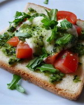 Горячий средиземноморский бутерброд