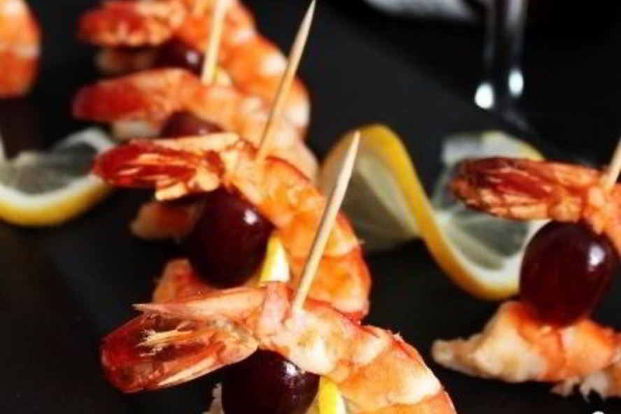 Рецепт маленьких бутербродов на палочке