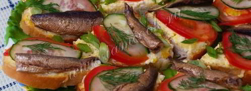 праздничные бутерброды со шпротами. Шаг 8