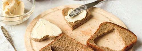 романтические бутерброды на завтрак в виде сердца. Шаг 2