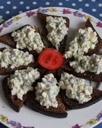 Закусочные бутерброды с сельдью