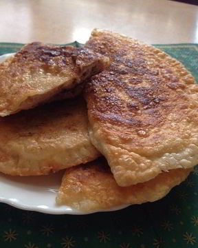 Чебуреки из слоеного теста