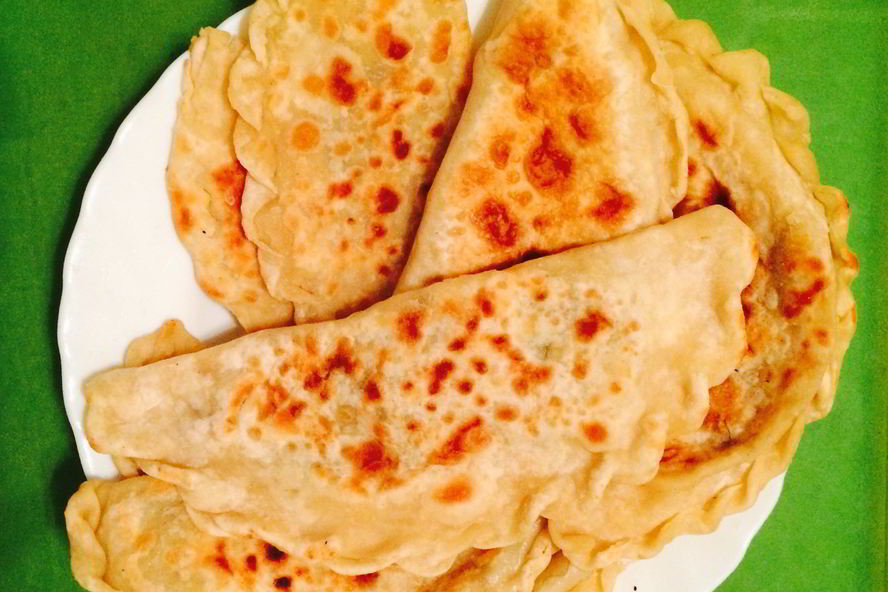 Рецепт чебуреков с грибами и сыром