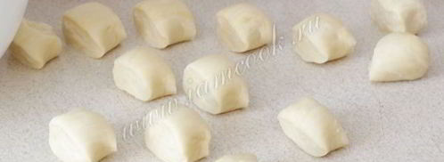 чебуреки с творогом и зеленью. Шаг 4