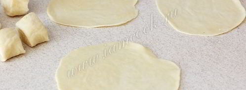 чебуреки с творогом и зеленью. Шаг 5