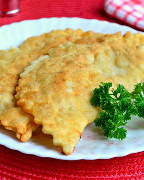 Хрустящие чебуреки со смешанным фаршем