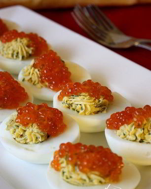 Яйца фаршированные красной икрой