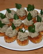 Яйца, фаршированные куриной печенью