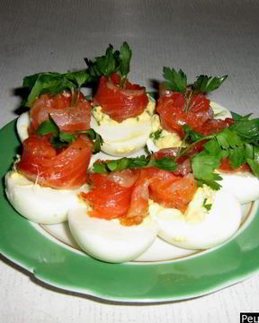 Яйца, фаршированные семгой