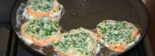 гренки с сыром и яйцом на сковороде. Шаг 5