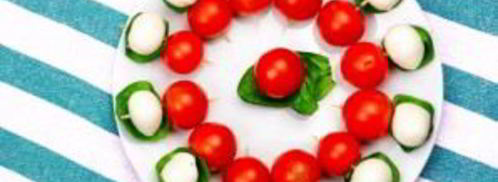 канапе с черри и моцареллой. Шаг 3