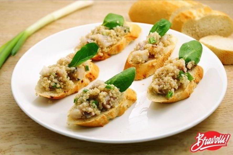 Рецепт канапе с киноа и сельдью