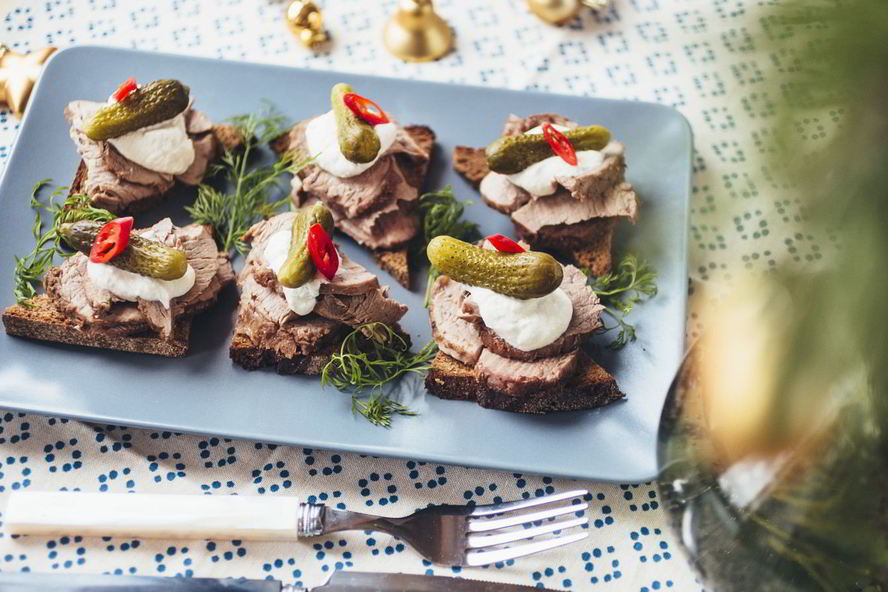 Рецепт канапе с ростбифом