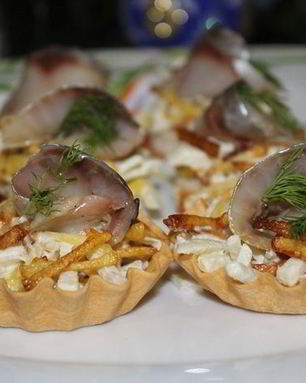 Канапе с сельдью