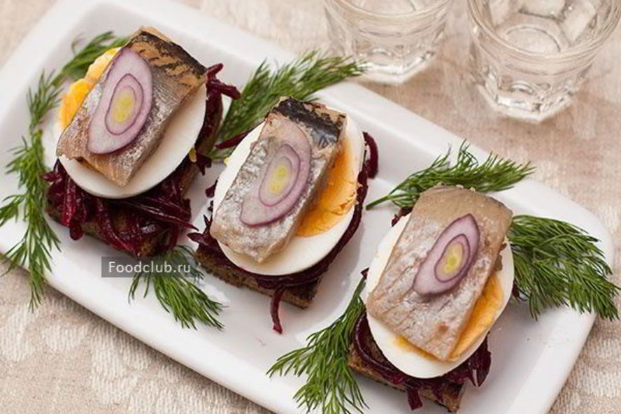 Рецепт канапе с селедкой